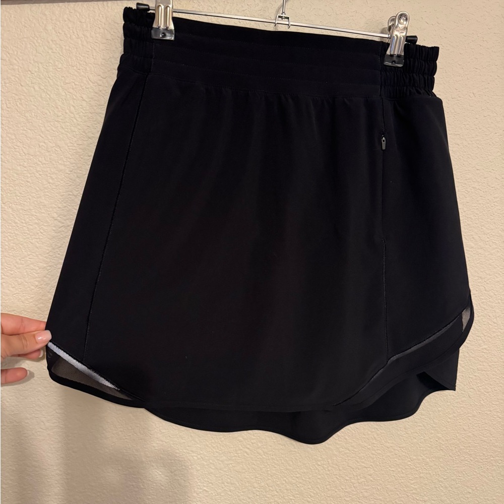 Lululemon hottie hot Black Skort size 6